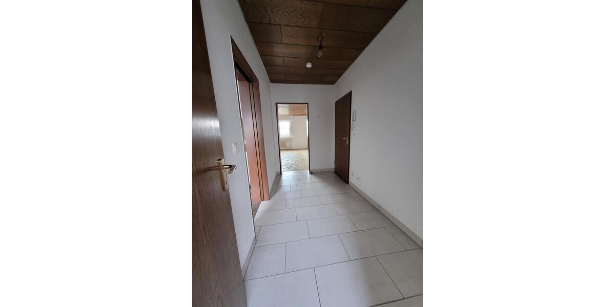 Erdgeschoßwohnung Hagen Hohenlimburg - 3 Zimmer, 93 m&sup2;, 595&euro; | Angebot:26630936