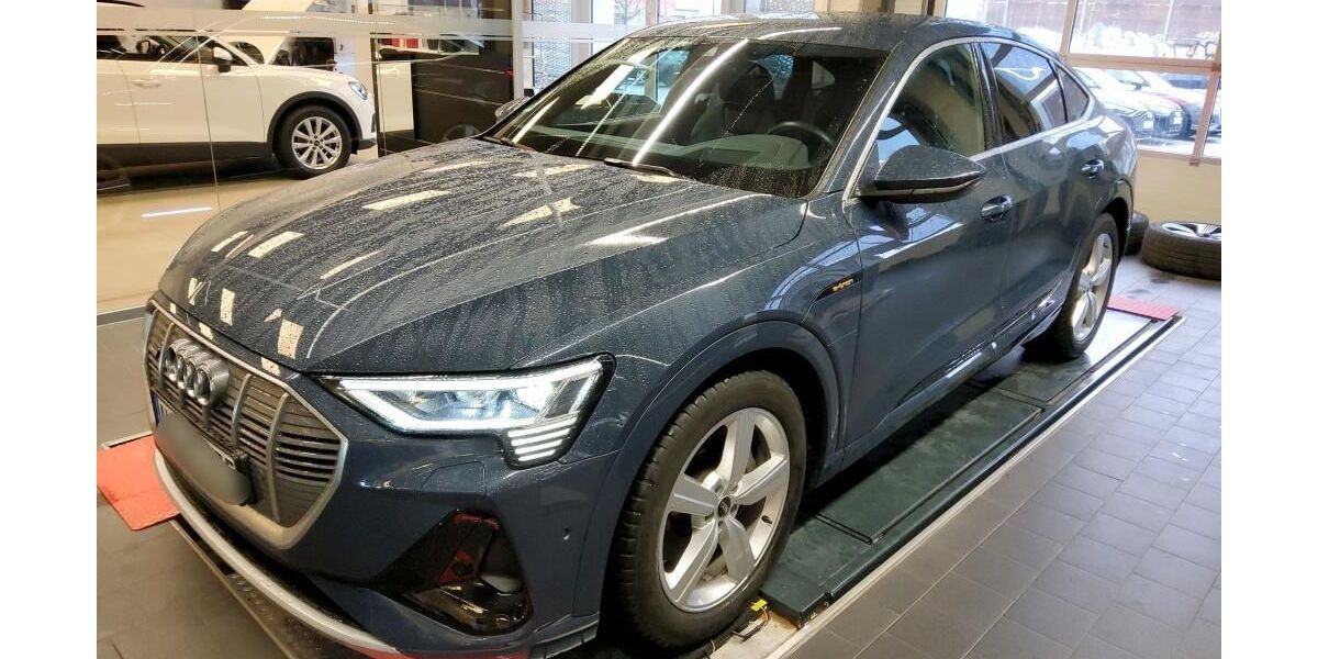 Audi e-tron 54.326 km 35.520 &euro; Hagen 58091