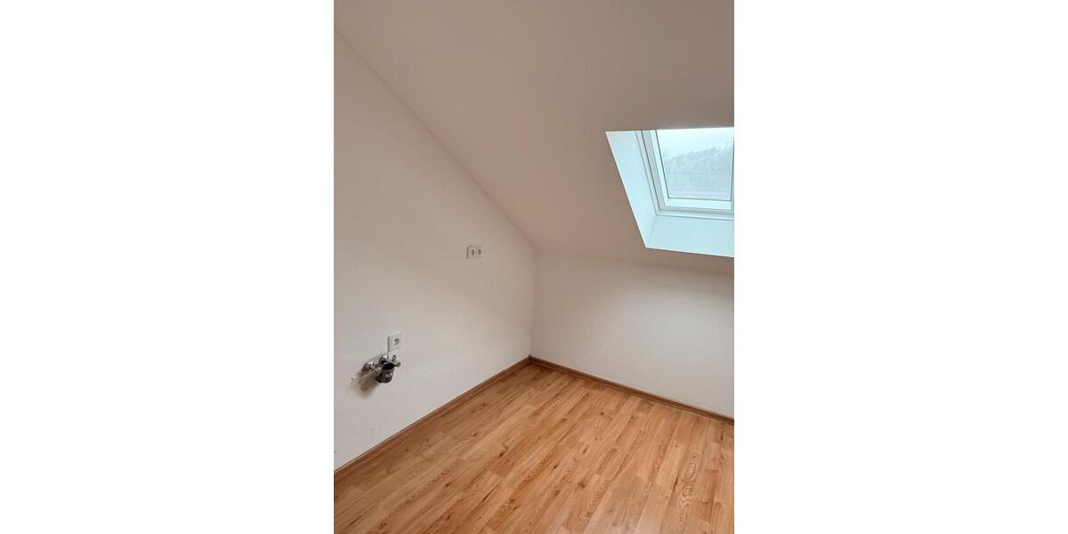 Dachgeschoßwohnung Plettenberg - 2 Zimmer, 60 m&sup2;, 550&euro; | Angebot:25366822