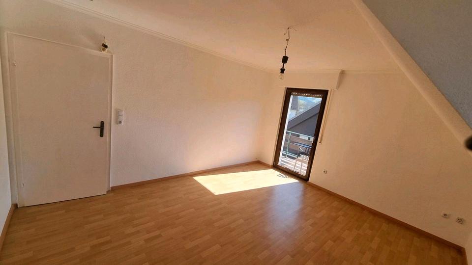 Etagenwohnung Sundern (Sauerland) - 4.5 Zimmer, 75 m&sup2;, 600&euro; | Angebot:25944917
