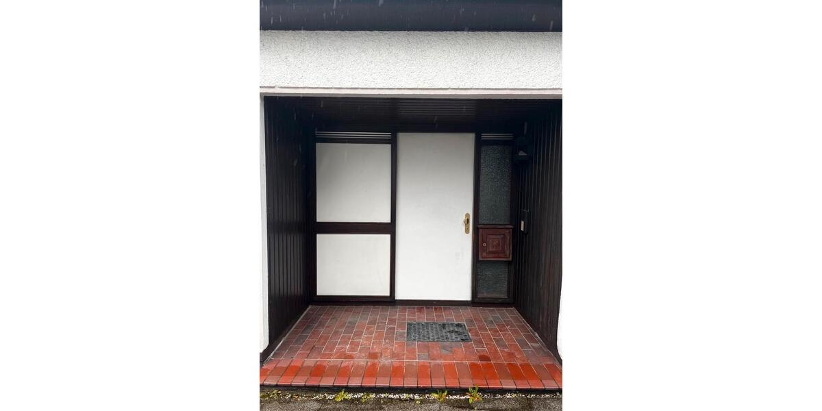 Etagenwohnung Iserlohn - 3 Zimmer, 135 m&sup2;, 1.100&euro; | Angebot:26025030