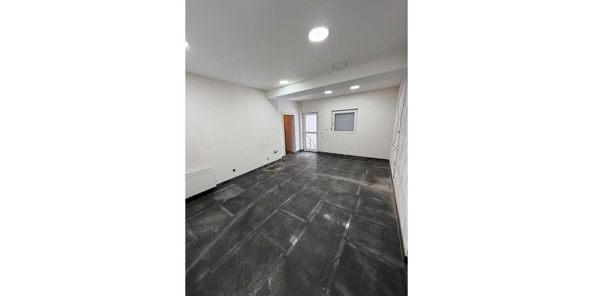 Gewerbeobjekt Menden (Sauerland) Berkenhofskamp - 1.450&euro; | Angebot:26376873