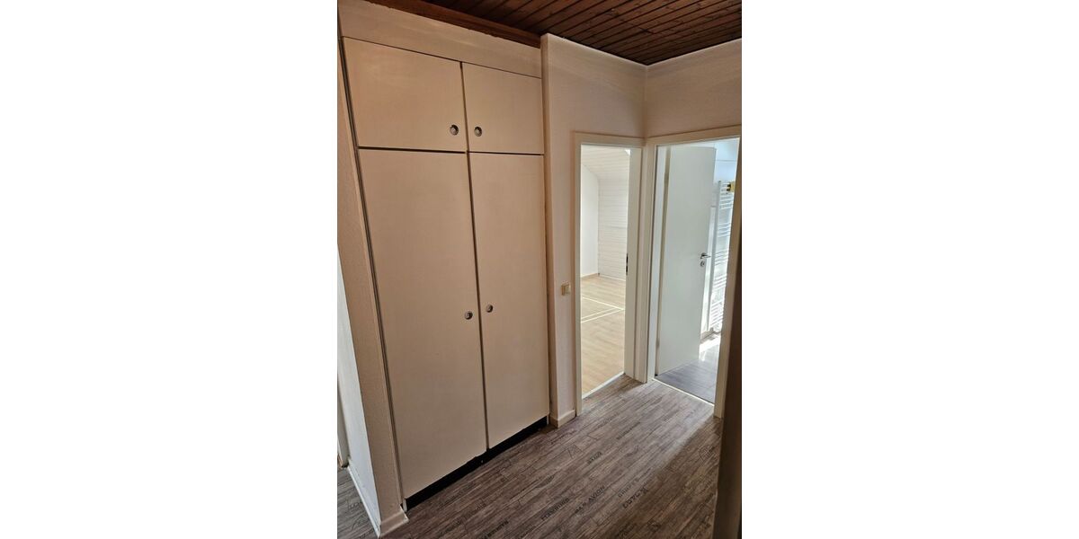 3 Zi, Kü, B. am Waldrand gelegen - Dachgeschoßwohnung Lüdenscheid Brügge | Angebot:27120087