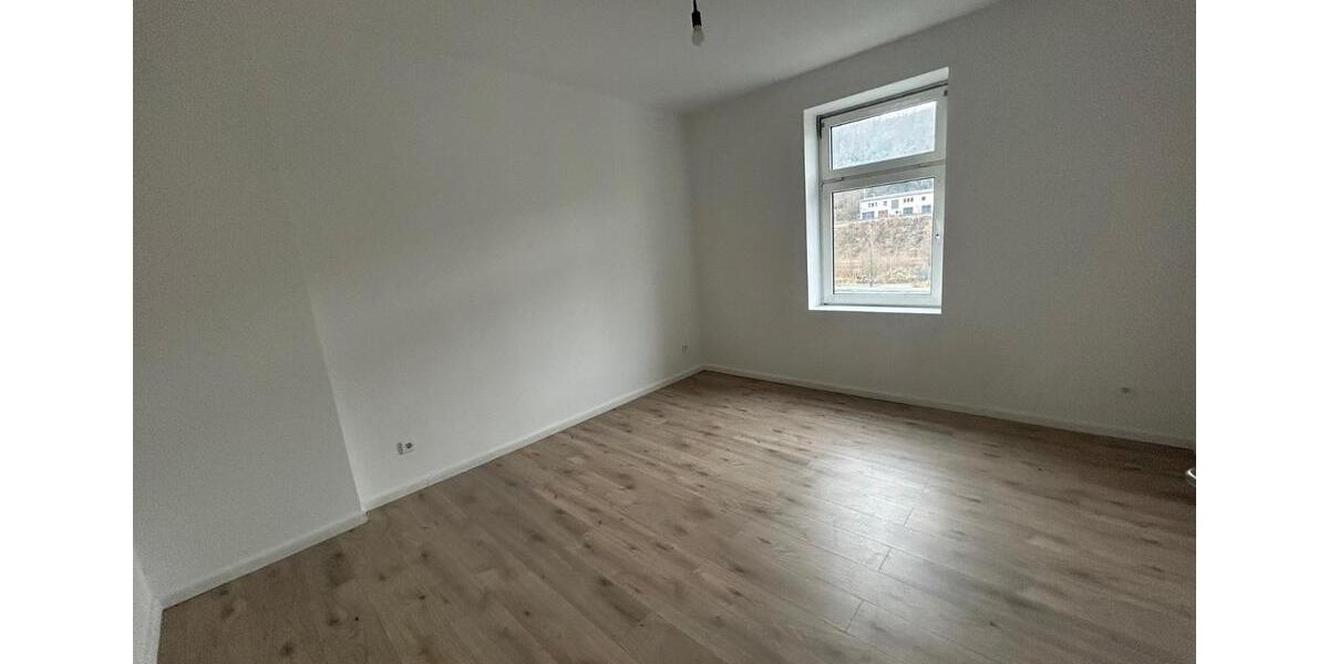 Etagenwohnung Lüdenscheid Brügge - 1 Zimmer, 105 m&sup2;, 610&euro; | Angebot:24816903