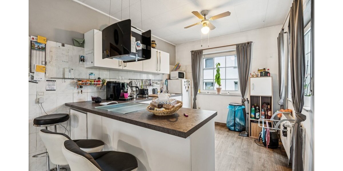 Mehrfamilienhaus mit fünf Wohneinheiten & Imbiss in Arnsberg–Gierskampen - Mehrfamilienhaus, Wohnhaus Arnsberg Obereimer | Angebot:25232860