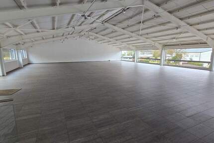 Gewerbeobjekt Lüdenscheid Staberg - 2 Zimmer, 500 m&sup2;, 3.000&euro; | Angebot:25688972