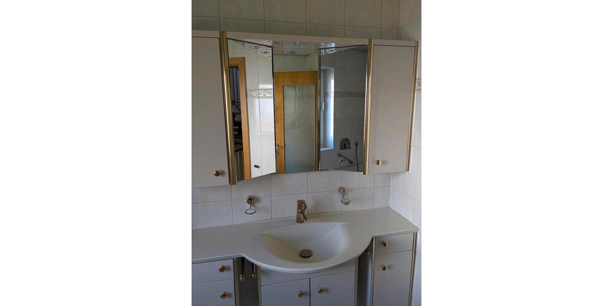 Reihenhaus Lüdenscheid Staberg - 8 Zimmer, 140 m&sup2;, 280.000&euro; | Angebot:25612977