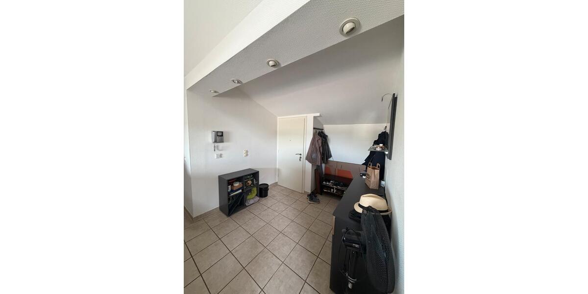 Dachgeschoßwohnung Halver - 2.5 Zimmer, 85 m&sup2;, 750&euro; | Angebot:26612618
