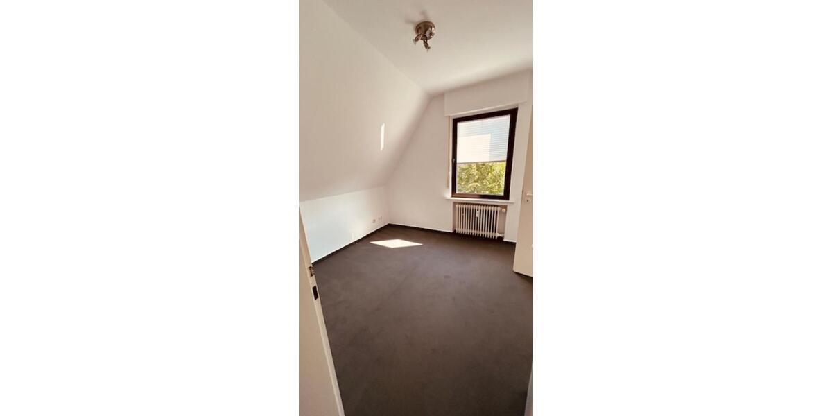 Dachgeschoßwohnung Halver - 3 Zimmer, 117 m&sup2;, 900&euro; | Angebot:25988805