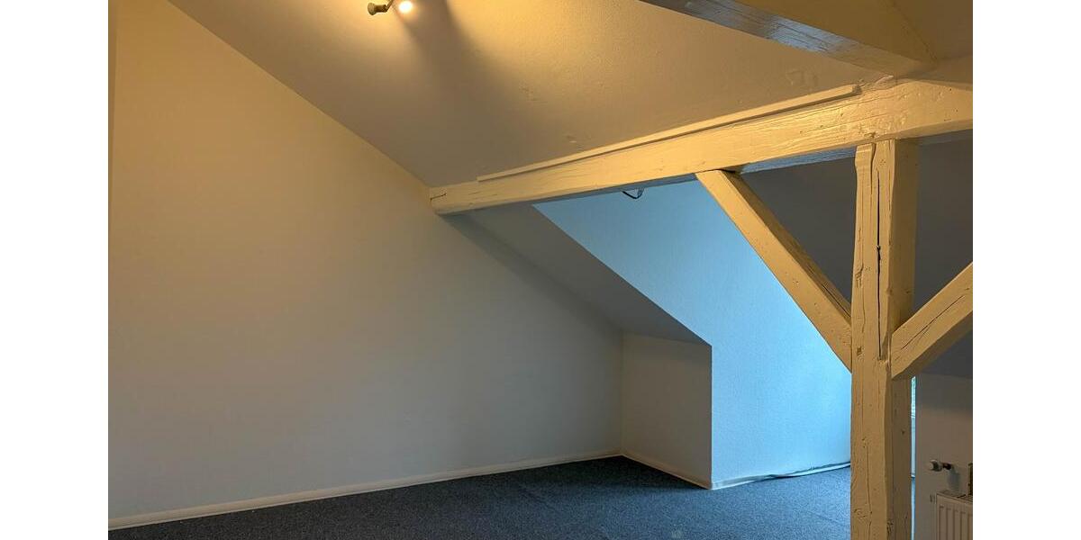 Dachgeschoßwohnung Gevelsberg - 4 Zimmer, 81 m&sup2;, 610&euro; | Angebot:25234927