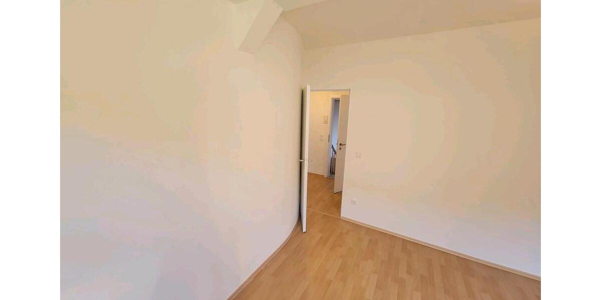 Dachgeschoßwohnung Hagen Hagen-Mitte - 3 Zimmer, 64 m&sup2;, 585&euro; | Angebot:25551496