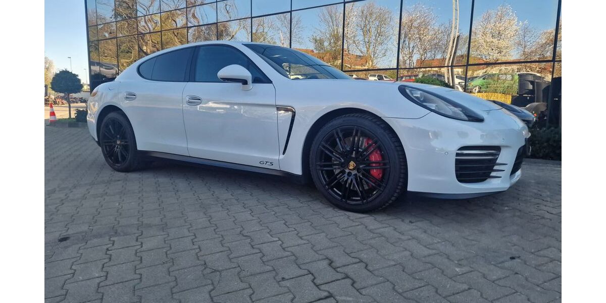 Porsche Panamera 145.298 km 38.990 &euro; Hagen 58097