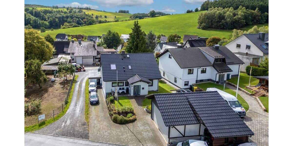 Mehrfamilienhaus, Wohnhaus Finnentrop Hülschotten - 8 Zimmer, 176 m&sup2;, 389.000&euro; | Angebot:25800581