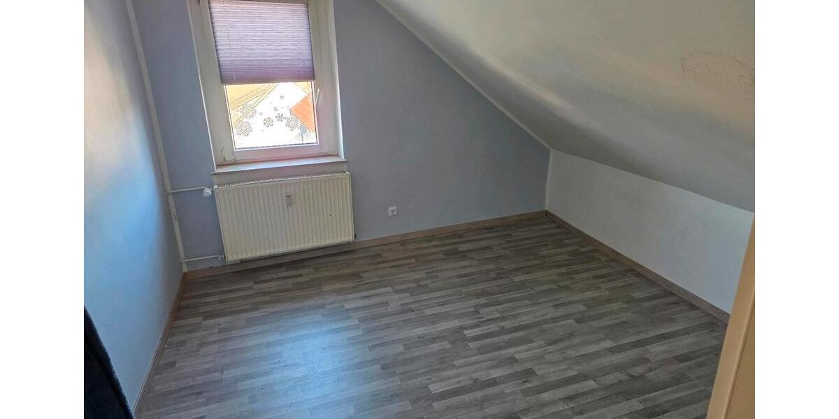 Dachgeschoßwohnung Werl - 4 Zimmer, 75 m&sup2;, 670&euro; | Angebot:26005033