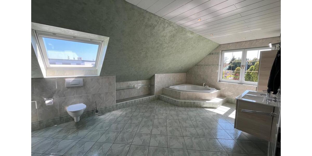 Einfamilienhaus Kamen - 8 Zimmer, 340 m&sup2;, 585.000&euro; | Angebot:25452133