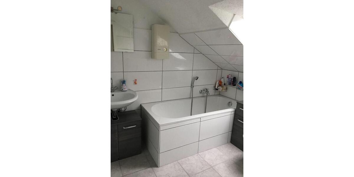 Dachgeschoßwohnung Hagen Hohenlimburg - 3 Zimmer, 68 m&sup2;, 465&euro; | Angebot:25870111