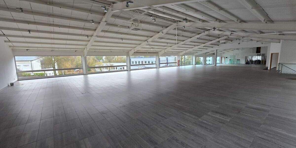 Gewerbeobjekt Lüdenscheid Staberg - 2 Zimmer, 500 m&sup2;, 3.000&euro; | Angebot:25688972