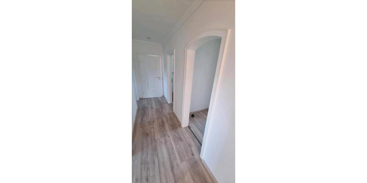 Etagenwohnung Sundern (Sauerland) - 4.5 Zimmer, 75 m&sup2;, 600&euro; | Angebot:25944917