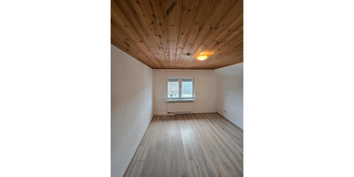 Etagenwohnung Werdohl - 2 Zimmer, 65 m&sup2;, 600&euro; | Angebot:25221252