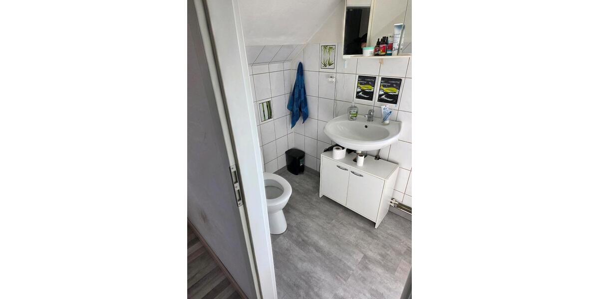 Dachgeschoßwohnung Werl - 4 Zimmer, 75 m&sup2;, 670&euro; | Angebot:26005033