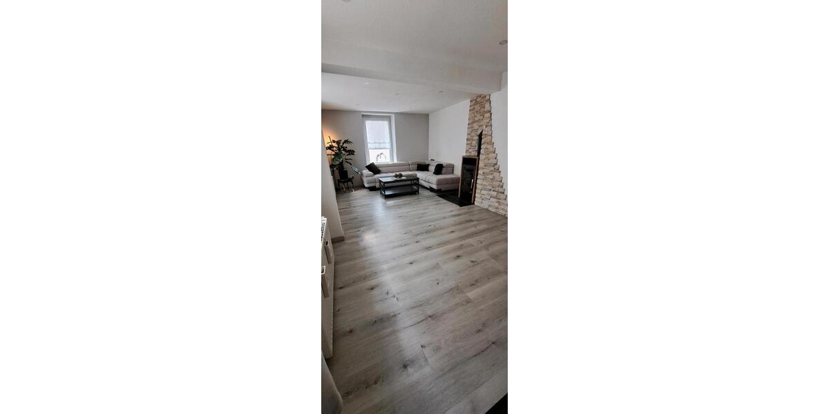 Reihenhaus Altena - 7 Zimmer, 130 m&sup2;, 223.000&euro; | Angebot:27285286