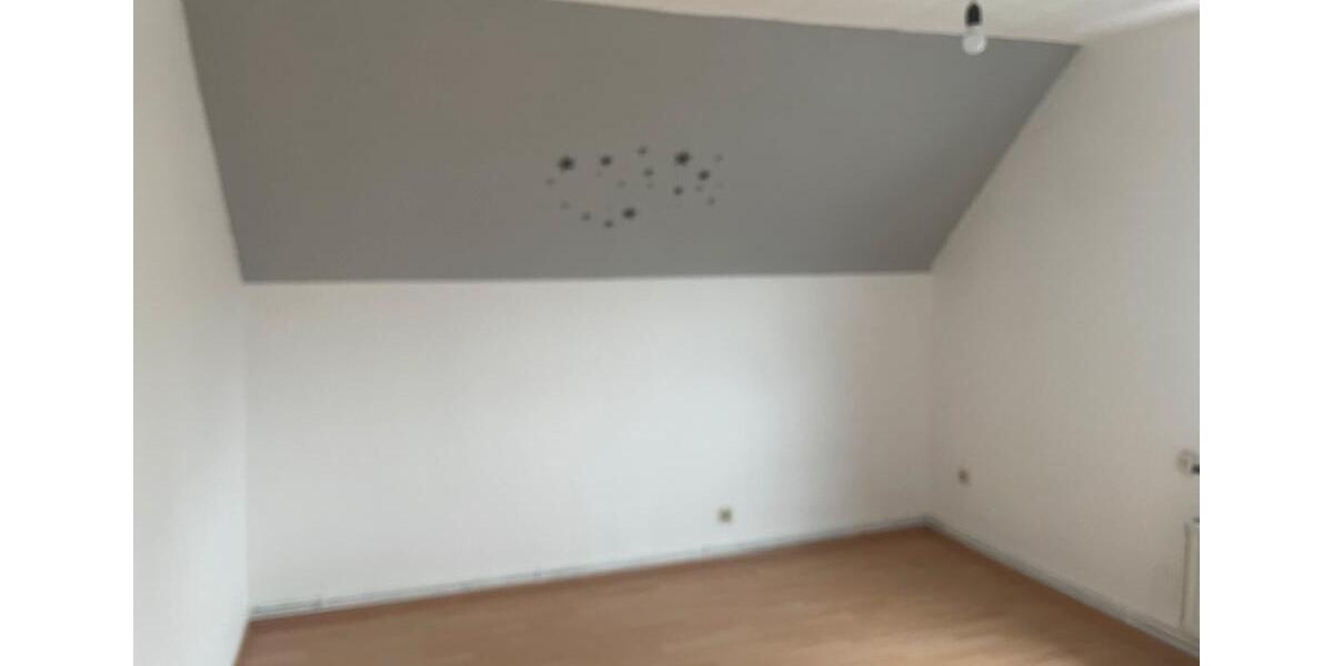 Dachgeschoßwohnung Iserlohn - 3.5 Zimmer, 80 m&sup2;, 500&euro; | Angebot:25538385