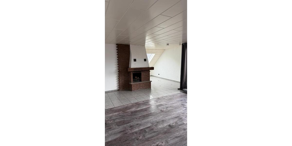 Dachgeschoßwohnung Lüdenscheid - 3 Zimmer, 105 m&sup2;, 695&euro; | Angebot:25978313