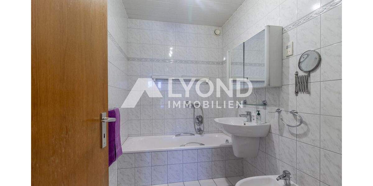 Etagenwohnung Hagen / Hohenlimburg Hohenlimburg - 5 Zimmer, 131 m&sup2;, 185.000&euro; | Angebot:25676930