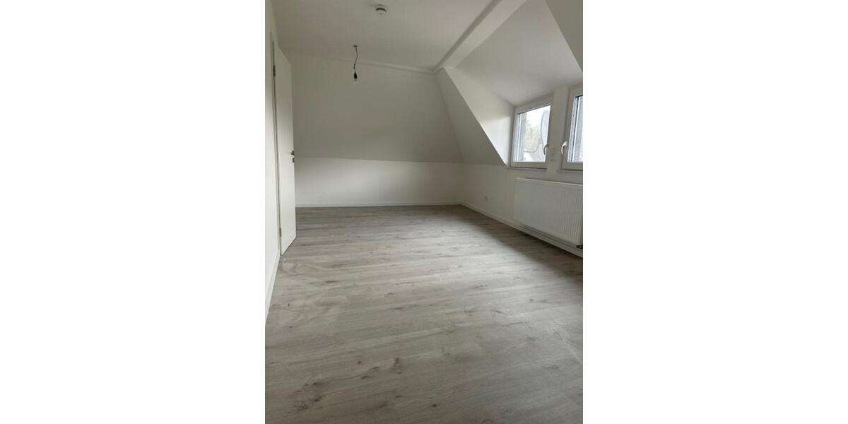 Dachgeschoßwohnung Plettenberg - 4 Zimmer, 75 m&sup2;, 580&euro; | Angebot:25547505