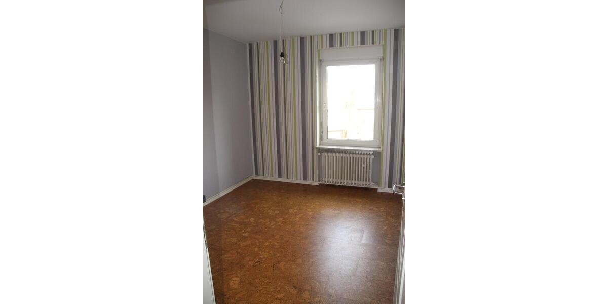 Etagenwohnung Halver - 4 Zimmer, 103 m&sup2;, 750&euro; | Angebot:25964957