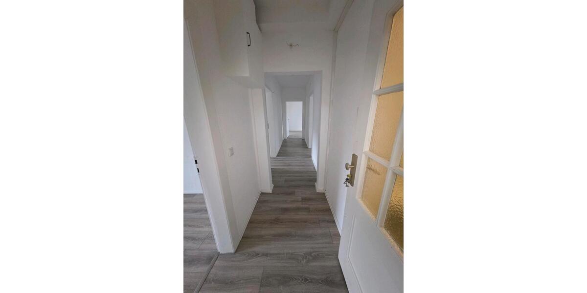 Dachgeschoßwohnung Gevelsberg - 3 Zimmer, 96 m&sup2;, 590&euro; | Angebot:26536072