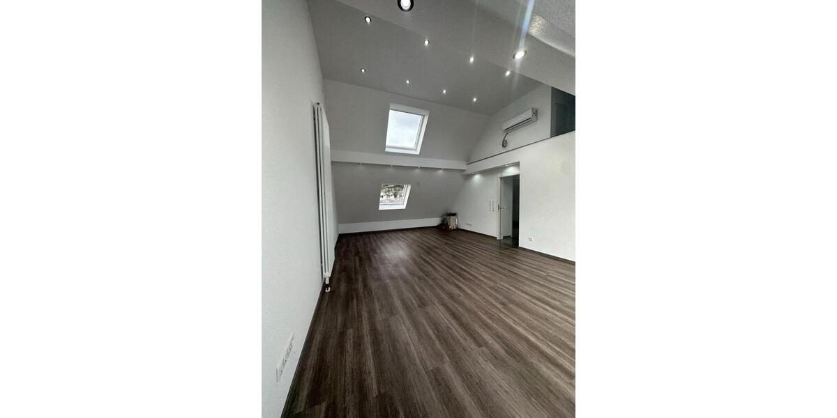 Dachgeschoßwohnung Iserlohn - 2.5 Zimmer, 80 m&sup2;, 796&euro; | Angebot:26717399