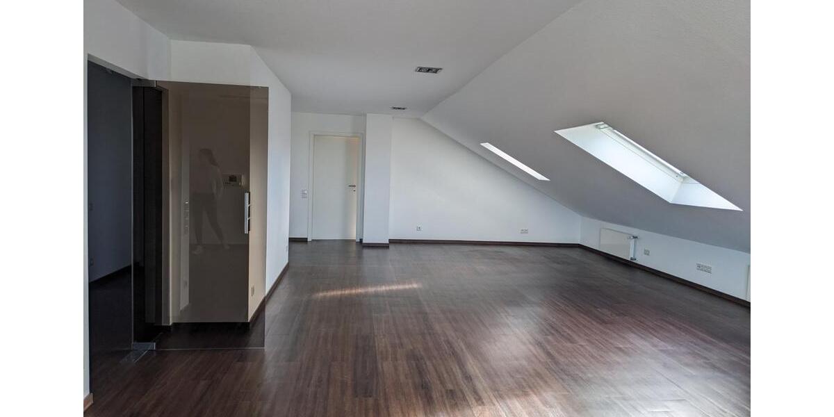 Dachgeschoßwohnung Dortmund Aplerbeck - 2 Zimmer, 100 m&sup2;, 880&euro; | Angebot:25180581