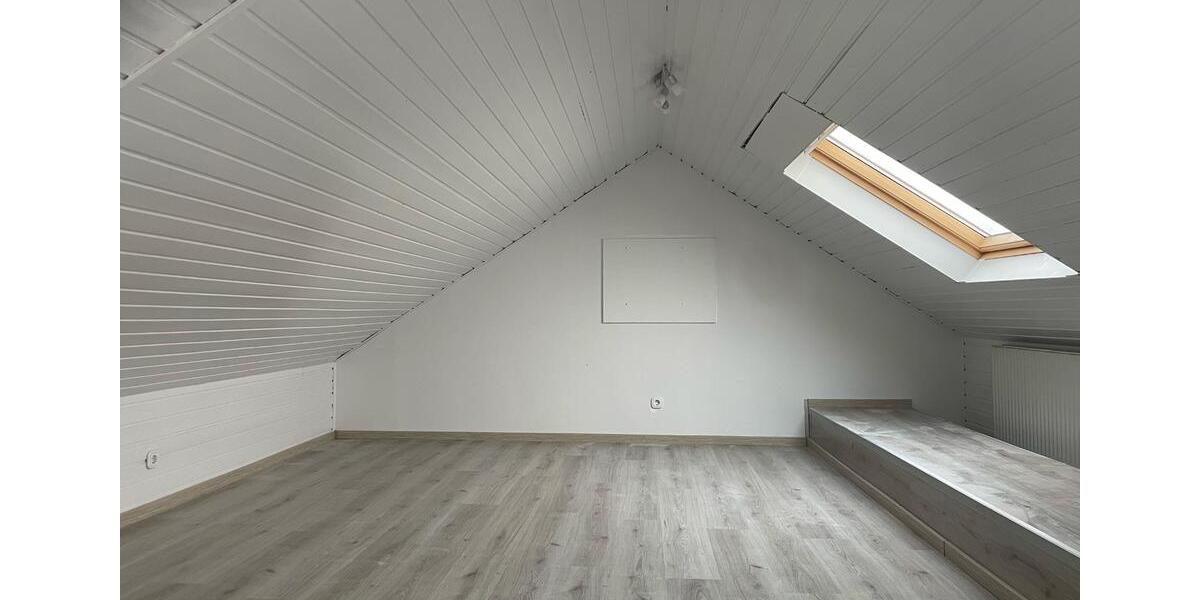 Etagenwohnung Plettenberg - 4 Zimmer, 150 m&sup2;, 1.150&euro; | Angebot:26577496