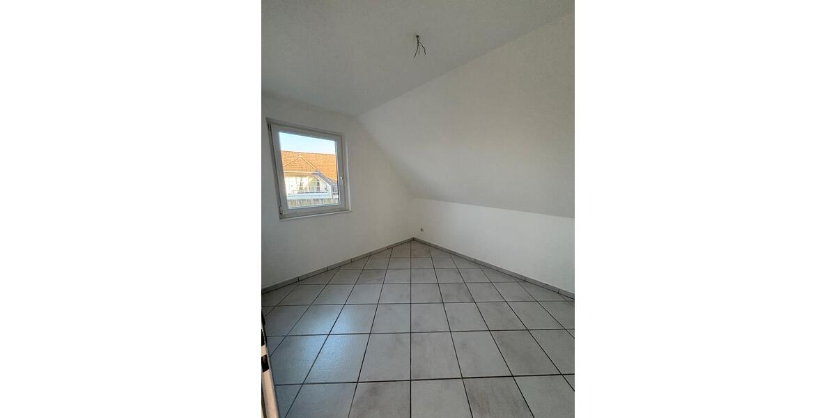 Dachgeschoßwohnung Lüdenscheid Augustenthal - 3 Zimmer, 70 m&sup2;, 560&euro; | Angebot:25865874