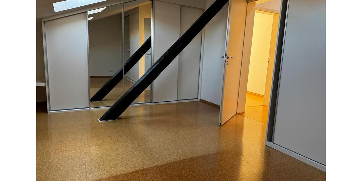 Dachgeschoßwohnung Lüdenscheid Staberg - 3 Zimmer, 96 m&sup2;, 750&euro; | Angebot:25234448