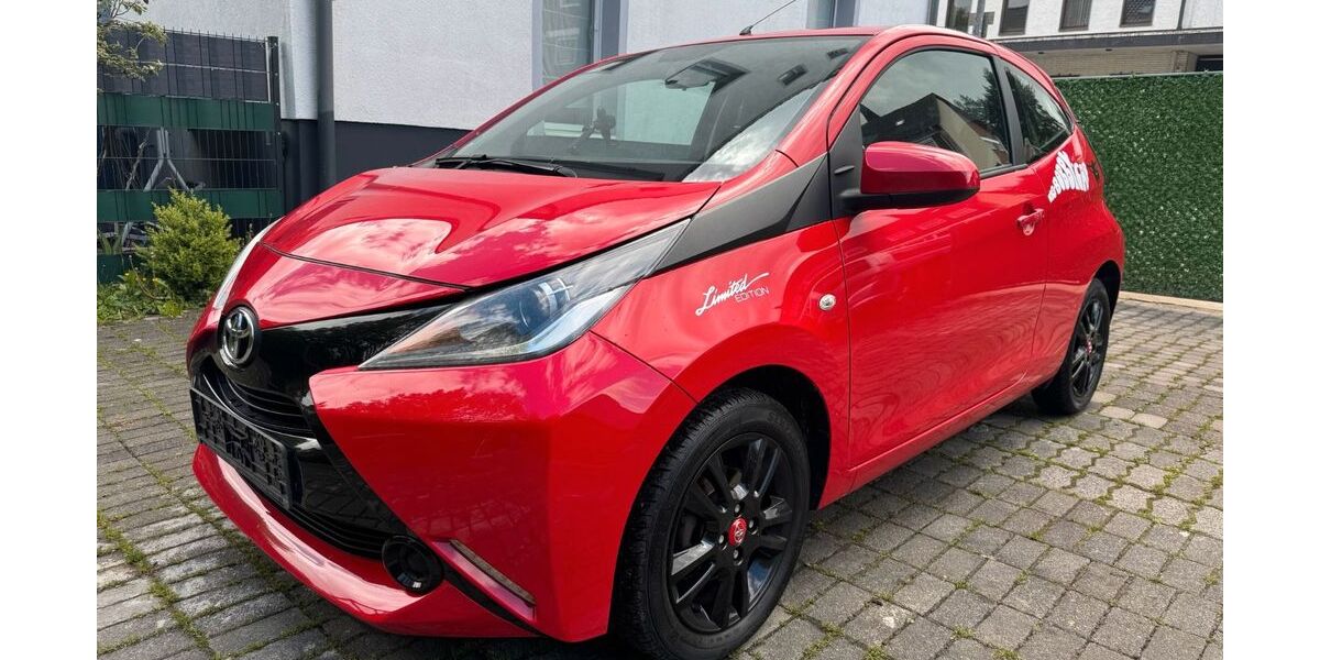 Toyota Aygo (X) 140.000 km 5.200 &euro; Lüdenscheid 58511