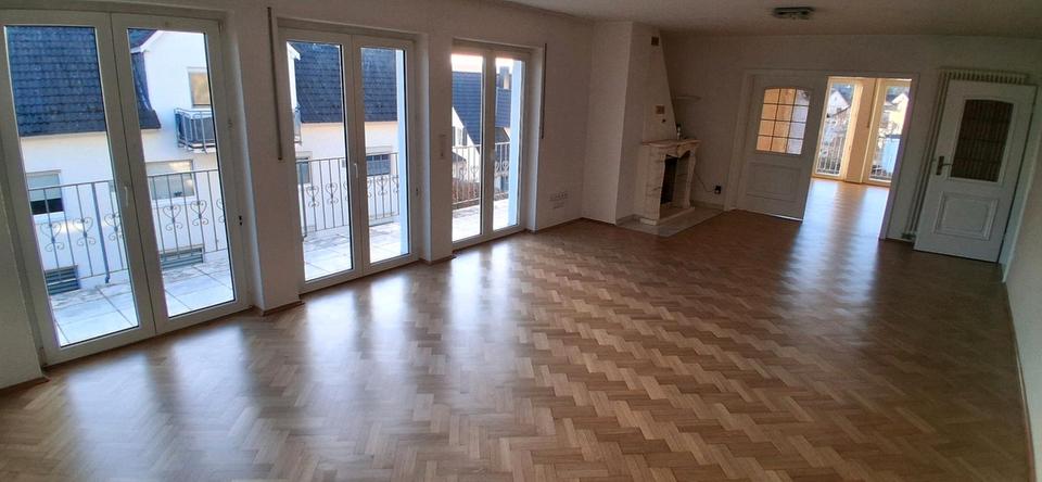 Einfamilienhaus Sundern (Sauerland) - 8 Zimmer, 270 m&sup2;, 499.000&euro; | Angebot:24574690