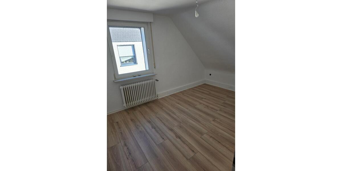 Dachgeschoßwohnung Arnsberg Obereimer - 3 Zimmer, 75 m&sup2;, 550&euro; | Angebot:25349099