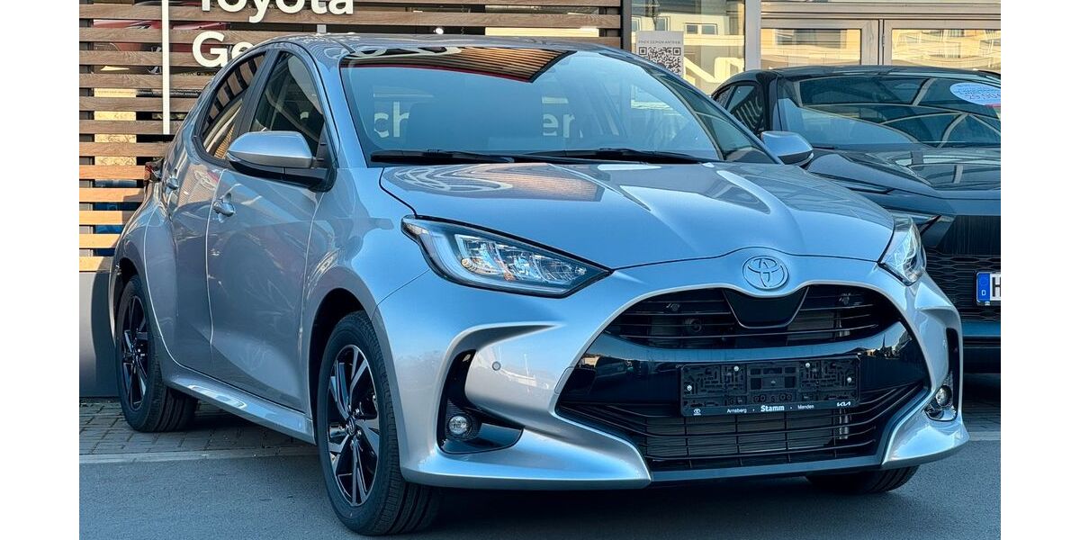 Toyota Yaris 2.000 km 26.490 &euro; Arnsberg-Neheim 59755