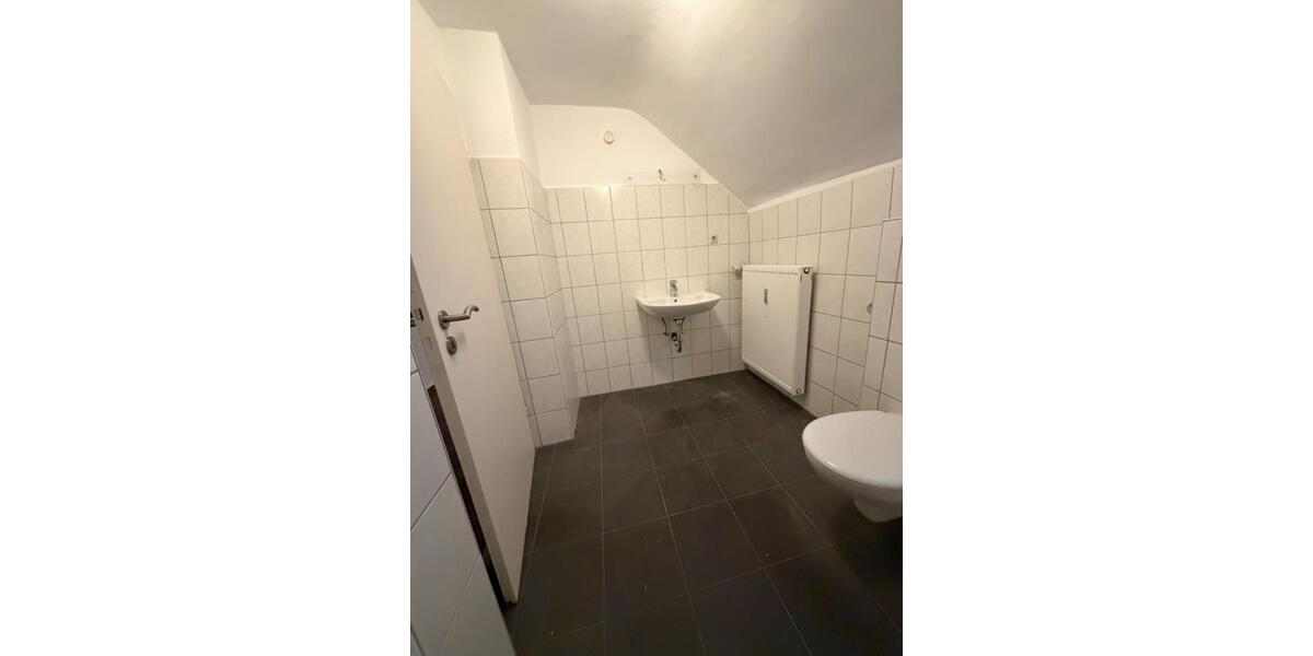 Dachgeschoßwohnung Fröndenberg (Ruhr) - 2 Zimmer, 63 m&sup2;, 480&euro; | Angebot:25647858