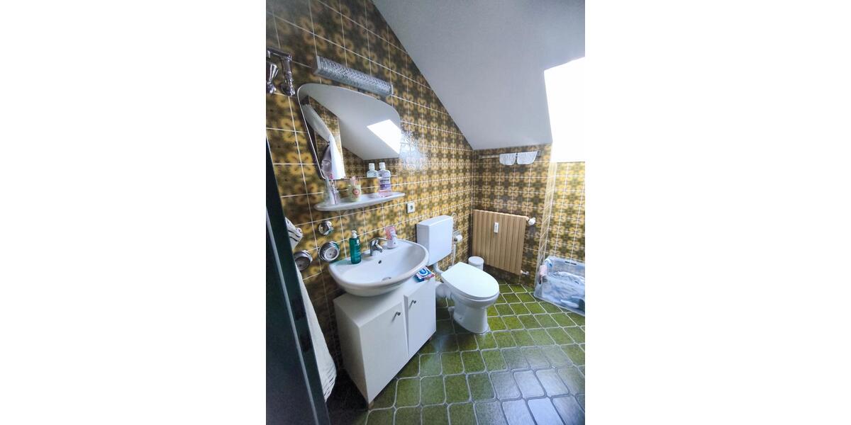 Dachgeschoßwohnung Arnsberg Obereimer - 3 Zimmer, 108 m&sup2;, 570&euro; | Angebot:24918578