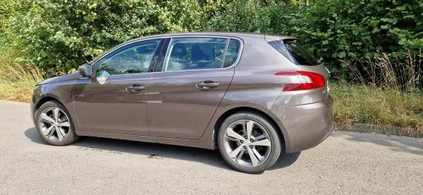 Peugeot 308 116.553 km 11.990 &euro; Dortmund 44388