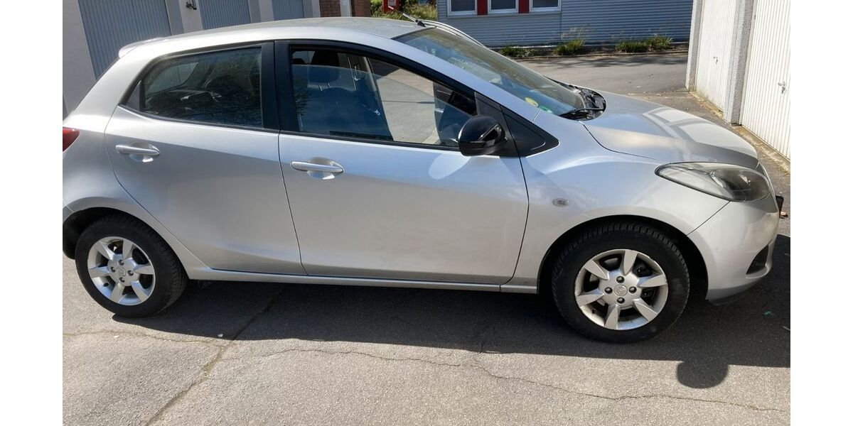 Mazda 2 95.000 km 3.900 &euro; Dortmund 44289