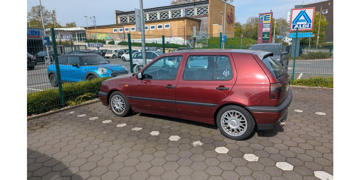 VW Golf 184.000 km 2.050 &euro; Witten 58455