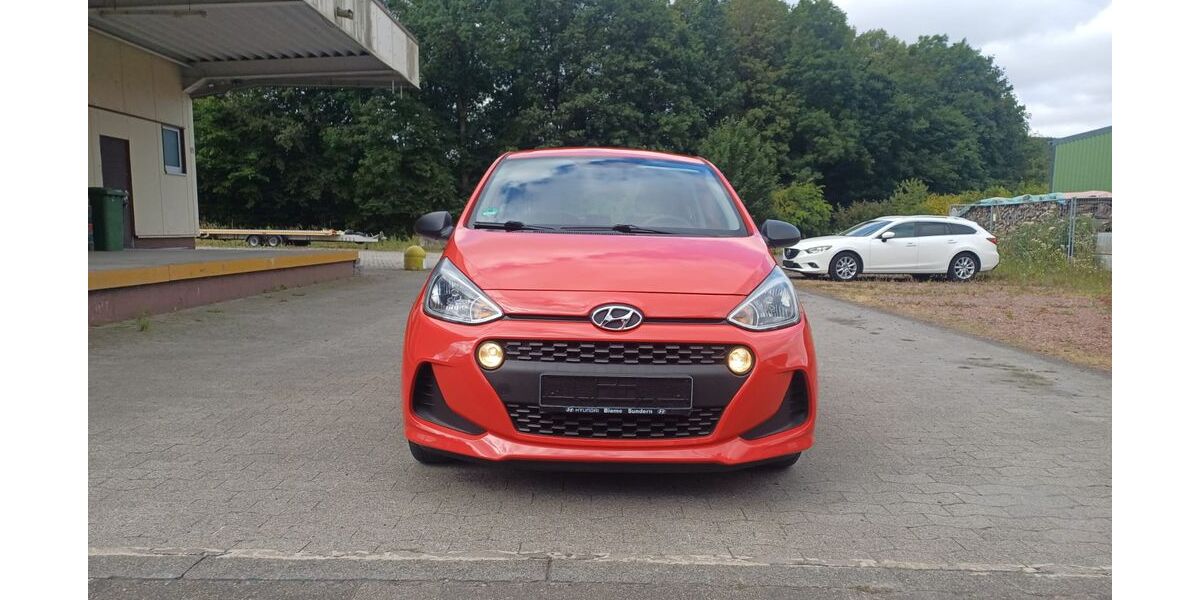 Hyundai i10 16.400 km 7.990 &euro; Sundern 59846