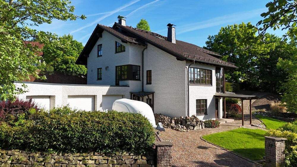 Einfamilienhaus Sundern - 1 Zimmer, 256 m&sup2;, 528.000&euro; | Angebot:25731438