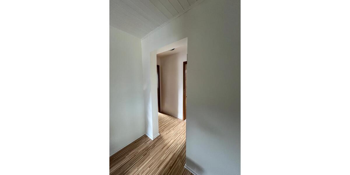 Dachgeschoßwohnung Lüdenscheid Augustenthal - 2 Zimmer, 65 m&sup2;, 600&euro; | Angebot:25857336