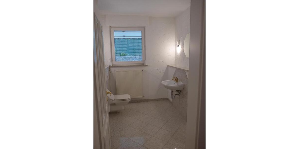 Einfamilienhaus Witten - 8 Zimmer, 250 m&sup2;, 2.000&euro; | Angebot:25392381