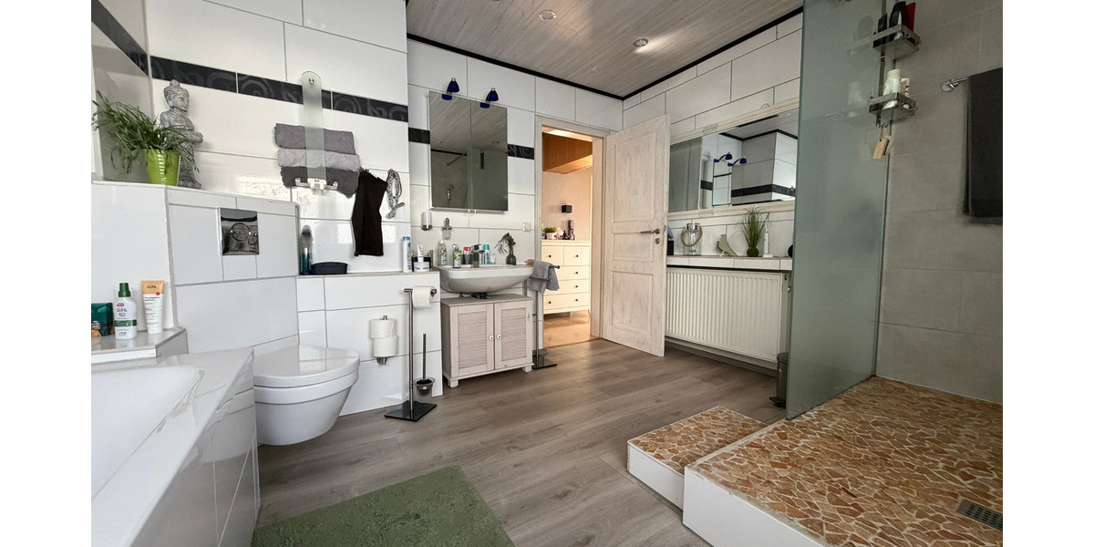 Etagenwohnung Menden (Sauerland) Lendringsen - 4 Zimmer, 120 m&sup2;, 189.000&euro; | Angebot:26066139